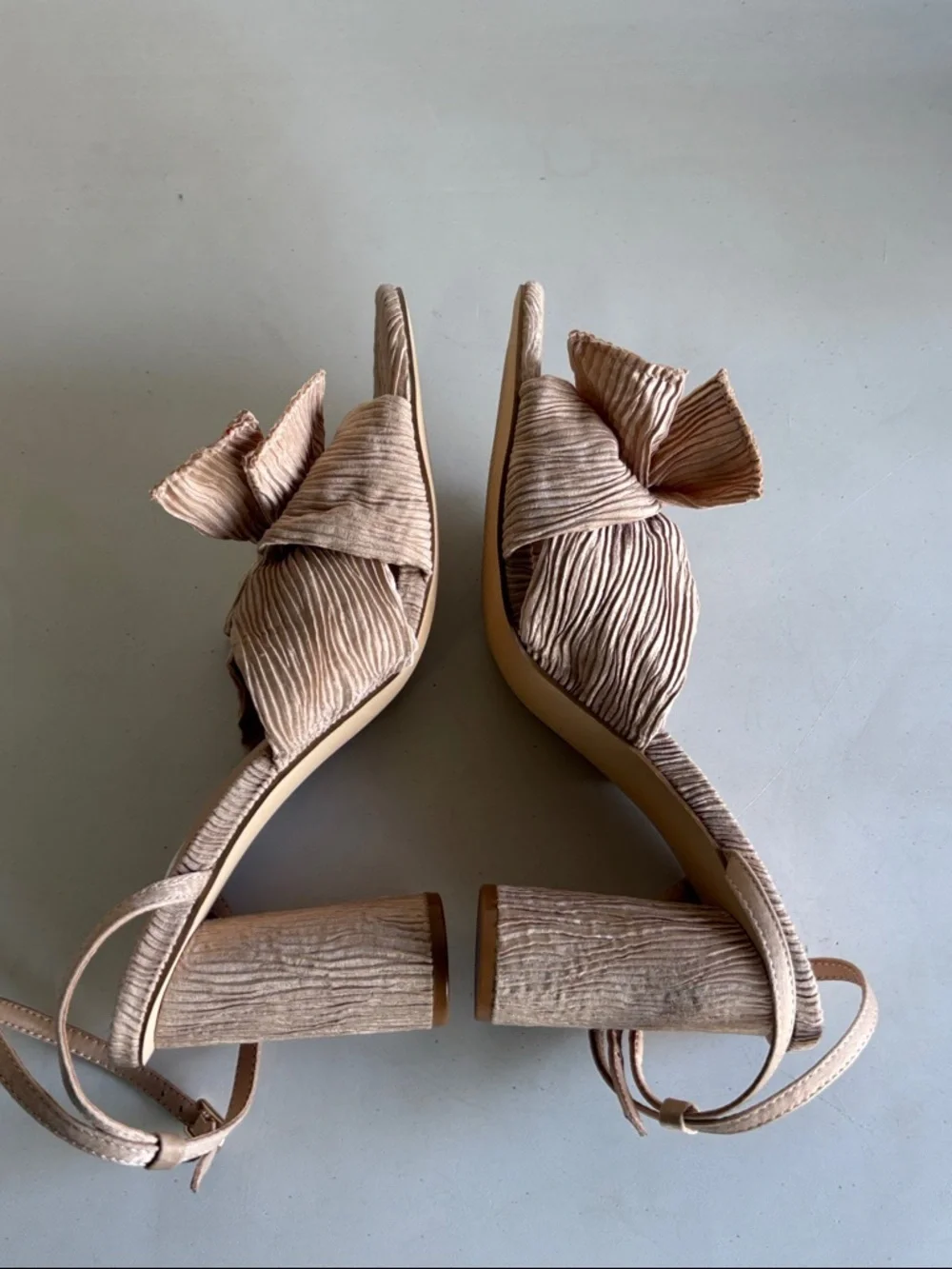 BAYQ Women's Tan Bow Sandals